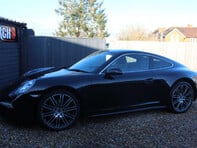 Porsche 911 3.4 911 Carrera 4 Black Edition Semi-Auto 4WD 2dr 17