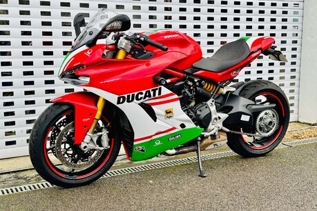 Ducati Supersport S 6