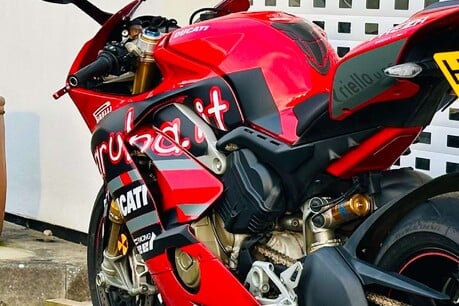 Ducati Panigale V4S 1100 32