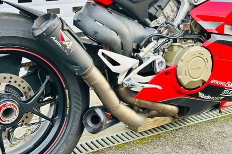 Ducati Panigale V4S 1100 10