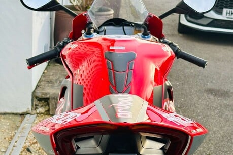 Ducati Panigale V4S 1100 21