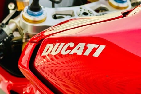 Ducati Panigale V4S 1100 26