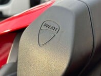 Ducati Panigale V4S 1100 28