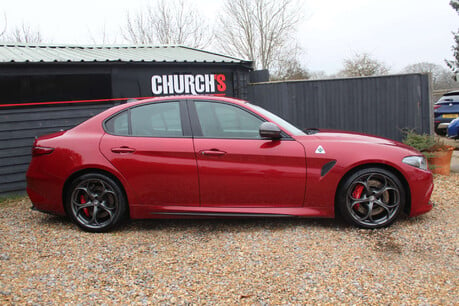 Alfa Romeo Giulia 2.9 Giulia V6 Bi-T Quadrifoglio Auto 4dr 7