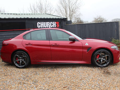 Alfa Romeo Giulia 2.9 Giulia V6 Bi-T Quadrifoglio Auto 4dr 