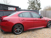 Alfa Romeo Giulia 2.9 Giulia V6 Bi-T Quadrifoglio Auto 4dr 8