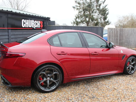 Alfa Romeo Giulia 2.9 Giulia V6 Bi-T Quadrifoglio Auto 4dr 