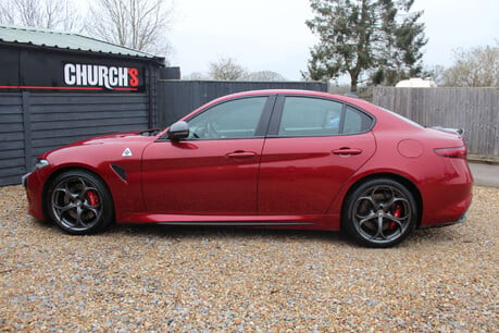 Alfa Romeo Giulia 2.9 Giulia V6 Bi-T Quadrifoglio Auto 4dr 16