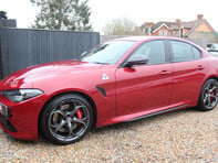 Alfa Romeo Giulia 2.9 Giulia V6 Bi-T Quadrifoglio Auto 4dr 17