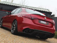 Alfa Romeo Giulia 2.9 Giulia V6 Bi-T Quadrifoglio Auto 4dr 22