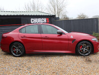 Alfa Romeo Giulia 2.9 Giulia V6 Bi-T Quadrifoglio Auto 4dr 7