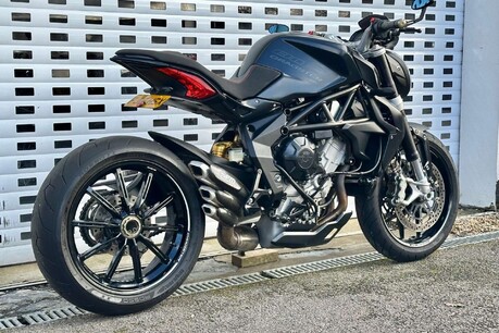 MV Agusta Brutale 0.8 Brutale 800 24