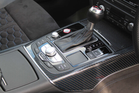Audi A6 4.0 RS 6 Performance TFSI Quattro Auto 4WD 5dr 6