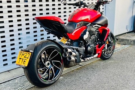 Ducati Diavel 1.2 Diavel V4 7