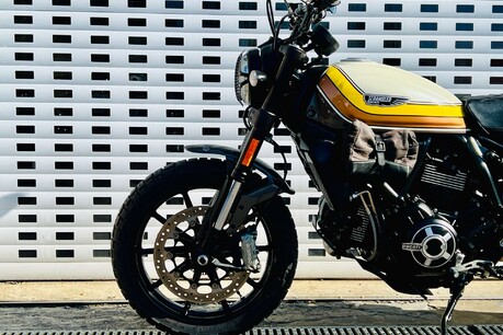 Ducati Scrambler 800 Mach 2.0 Roland Sands Edition 18