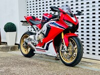 Honda CBR CBR1000 RR-R SP 3