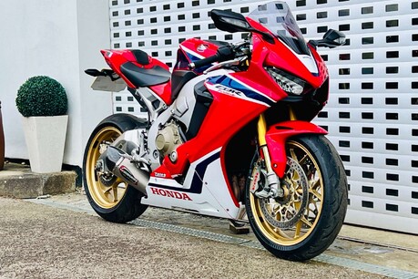 Honda CBR CBR1000 RR-R SP 3