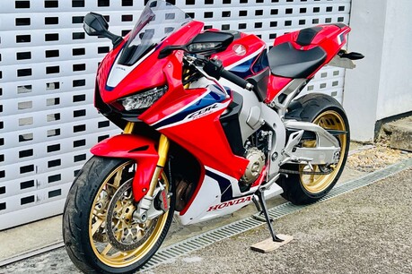 Honda CBR CBR1000 RR-R SP 25