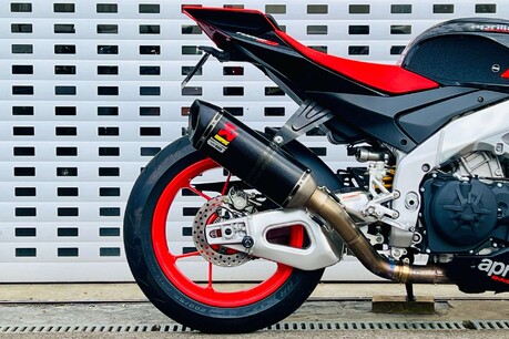 Aprilia Tuono 1.1 Tuono V4 1100 Factory 5