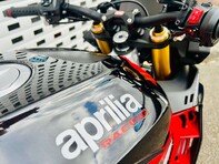 Aprilia Tuono 1.1 Tuono V4 1100 Factory 9