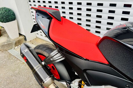 Aprilia Tuono 1.1 Tuono V4 1100 Factory 14