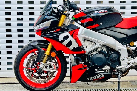 Aprilia Tuono 1.1 Tuono V4 1100 Factory 19