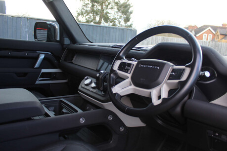 Land Rover Defender 3.0 Defender X-Dynamic SE D MHEV Auto 4WD 3dr 6