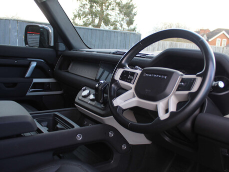 Land Rover Defender 3.0 Defender X-Dynamic SE D MHEV Auto 4WD 3dr 