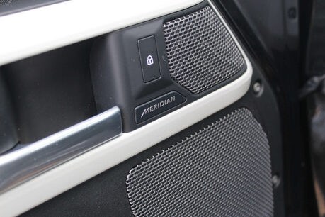Land Rover Defender 3.0 Defender X-Dynamic SE D MHEV Auto 4WD 3dr 22