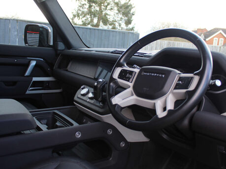 Land Rover Defender 3.0 Defender X-Dynamic SE D MHEV Auto 4WD 3dr 