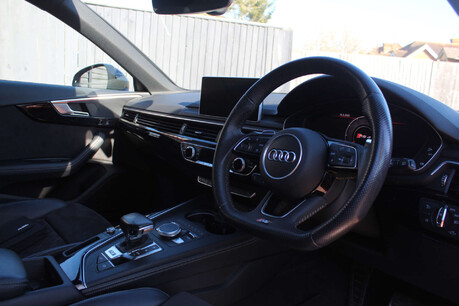 Audi A4 2.9 RS 4 Audi Sport Edition TFSI Quattro Auto 4WD 5dr 10