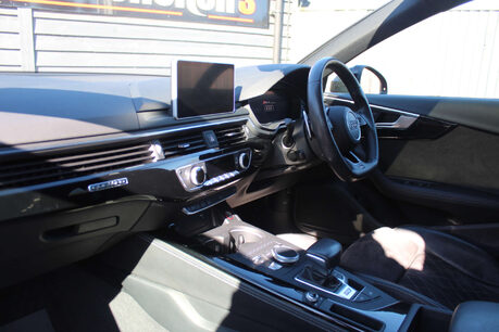 Audi A4 2.9 RS 4 Audi Sport Edition TFSI Quattro Auto 4WD 5dr 16