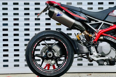 Ducati Hypermotard 0.9 Hypermotard 950 6