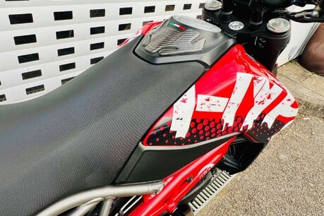Ducati Hypermotard 0.9 Hypermotard 950 11