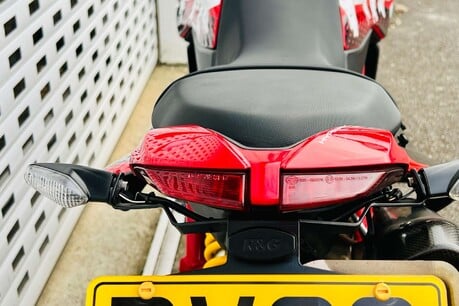 Ducati Hypermotard 0.9 Hypermotard 950 14
