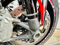 Ducati Hypermotard 0.9 Hypermotard 950 13