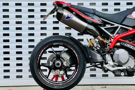 Ducati Hypermotard 0.9 Hypermotard 950 6