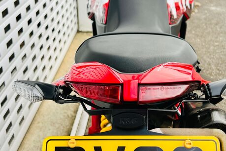Ducati Hypermotard 0.9 Hypermotard 950 14