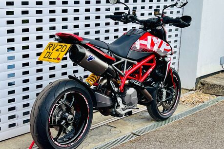 Ducati Hypermotard 0.9 Hypermotard 950 4