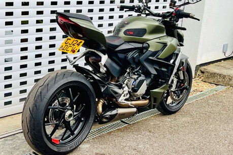 Ducati Streetfighter V2 1.0 Streetfighter V2 4