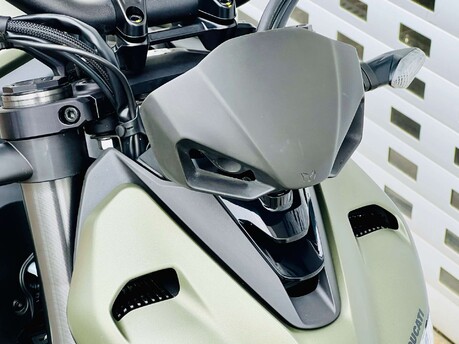 Ducati Streetfighter V2 1.0 Streetfighter V2 