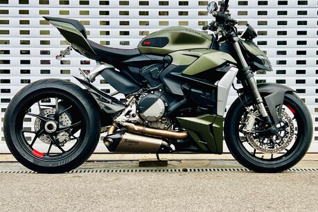 Ducati Streetfighter V2 1.0 Streetfighter V2 2