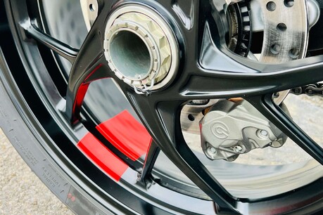 Ducati Streetfighter V2 1.0 Streetfighter V2 7