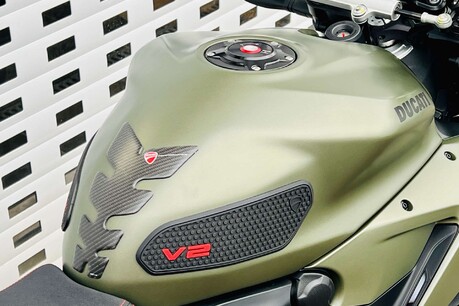 Ducati Streetfighter V2 1.0 Streetfighter V2 12