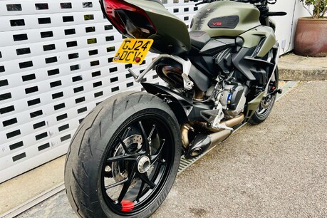 Ducati Streetfighter V2 1.0 Streetfighter V2 5
