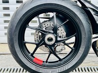 Ducati Streetfighter V2 1.0 Streetfighter V2 16
