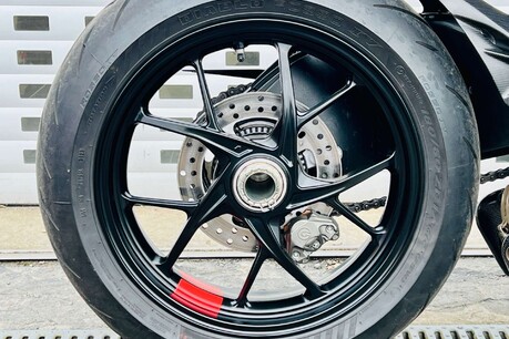 Ducati Streetfighter V2 1.0 Streetfighter V2 16