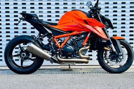KTM Duke 1390 EVO Naked Petrol Manual Euro 5+ (190 ps) 3
