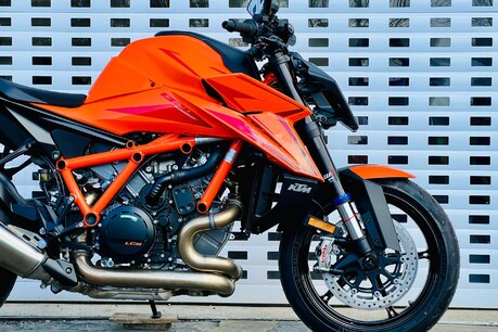 KTM Duke 1390 EVO Naked Petrol Manual Euro 5+ (190 ps) 4