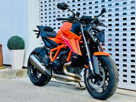 KTM Duke 1390 EVO Naked Petrol Manual Euro 5+ (190 ps) 